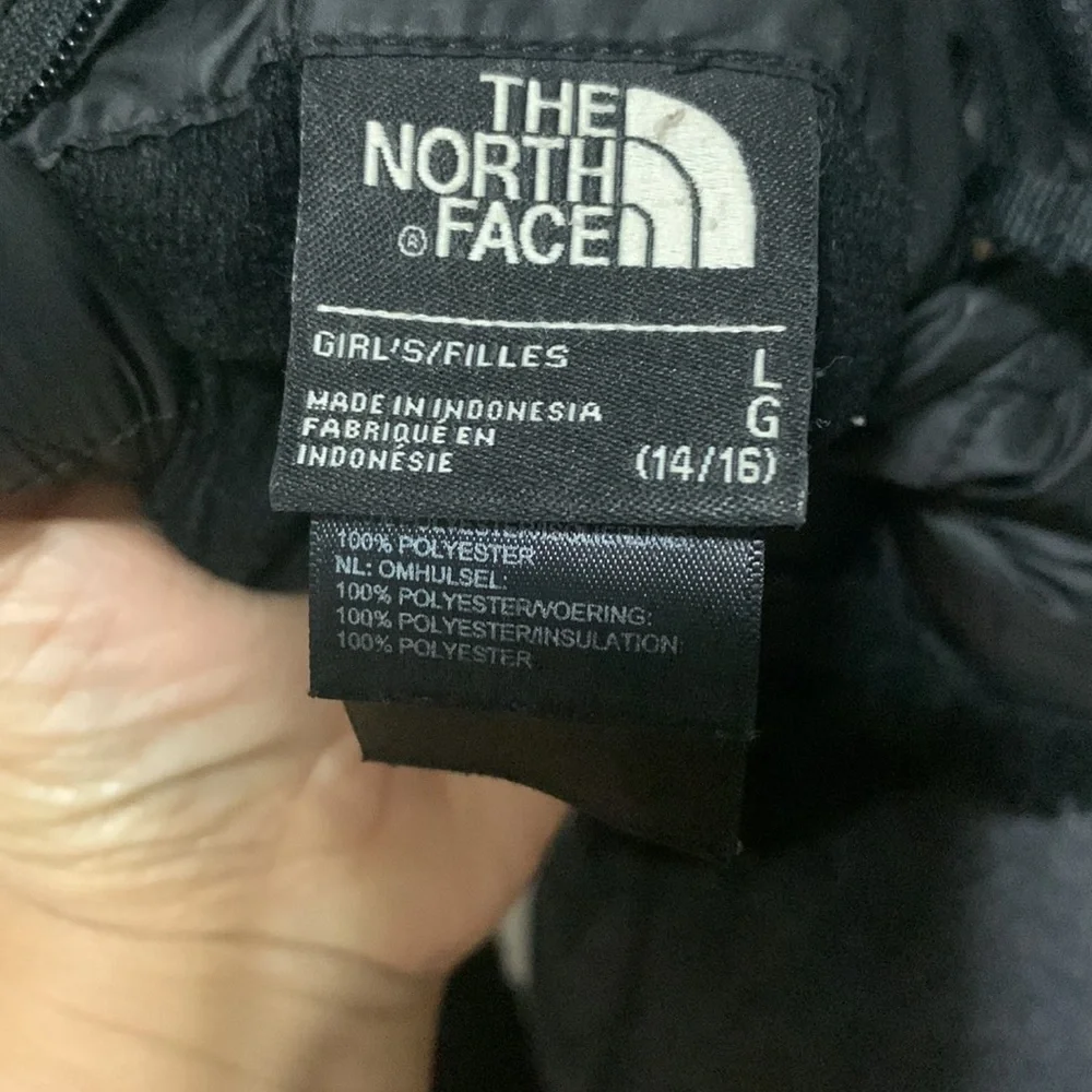 The North Face Kids Black Quilted Puffer Jacket - Picture 11 of 15